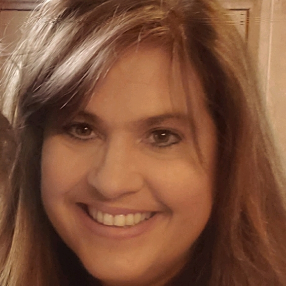 Meet your Posher, Tracy - Picture 2 of 2